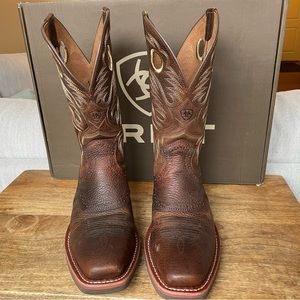 Men’s Ariat Heritage Roughstock Cowboy Boots Size 10D